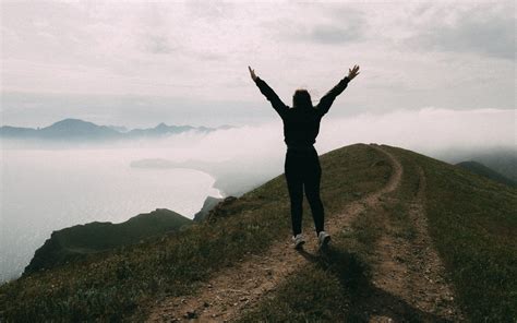  Handbook for a Happy Life： 探索自我、擁抱人生的奇妙旅程